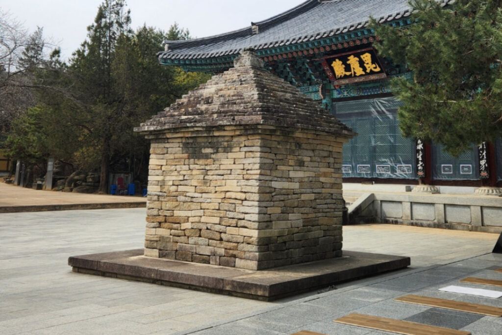 팔공산 석굴암(제2석굴암) 모전석탑(문화재자료241호)